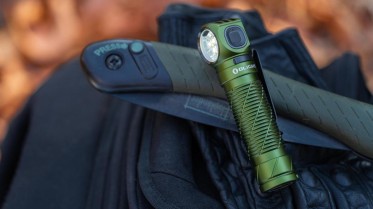 Nabíjecí čelovka Olight Perun 3 - zelená